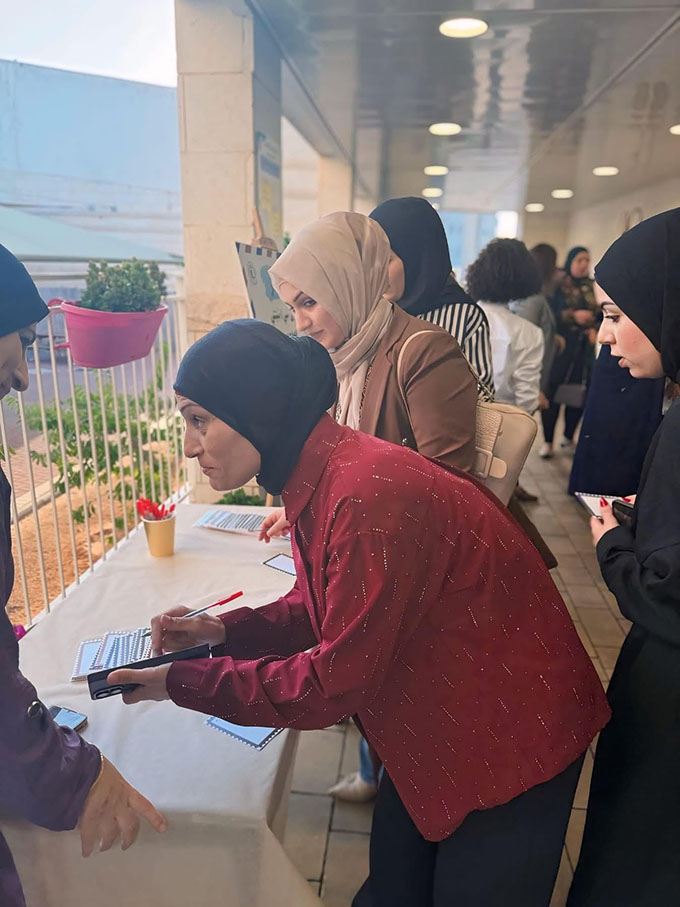 اجتماع أولياء أمور الطلبة في اعدادية دار التربية والعلوم في جلجولية